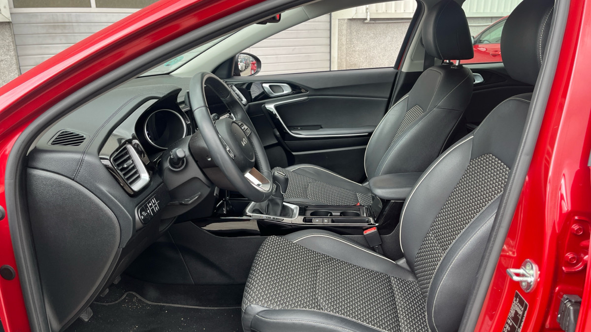 KIA XCEED