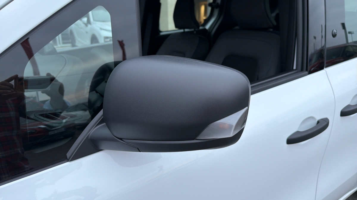 NISSAN TOWNSTAR