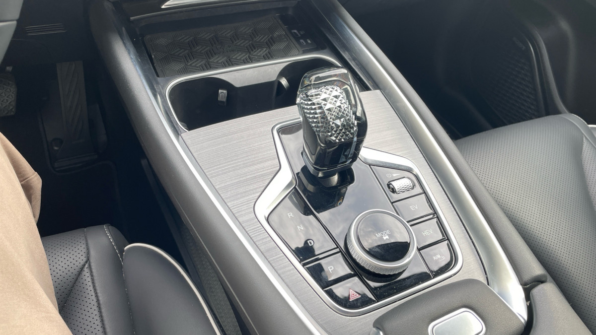 EBRO S700 PHEV