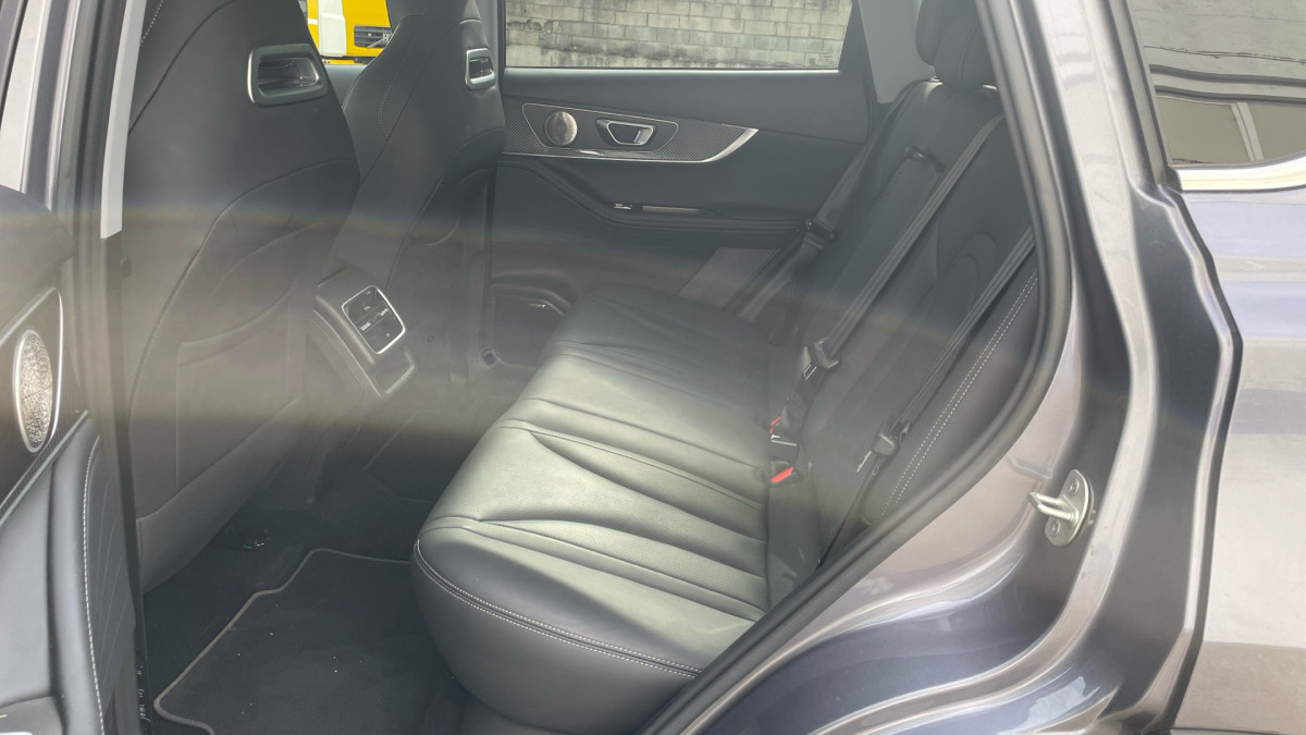 EBRO S700 PHEV