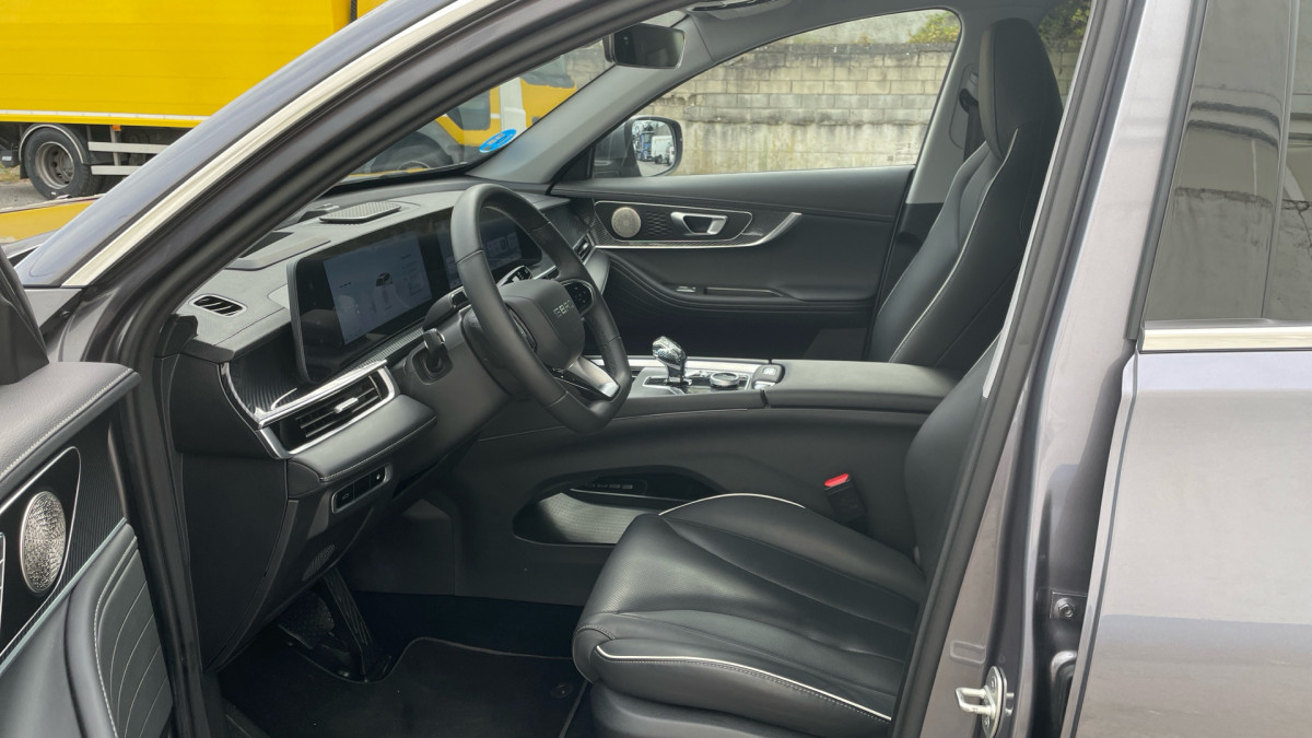 EBRO S700 PHEV