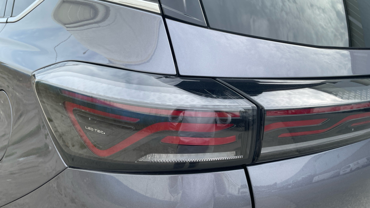 EBRO S700 PHEV