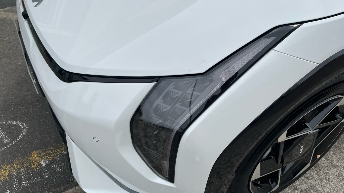 KIA EV4