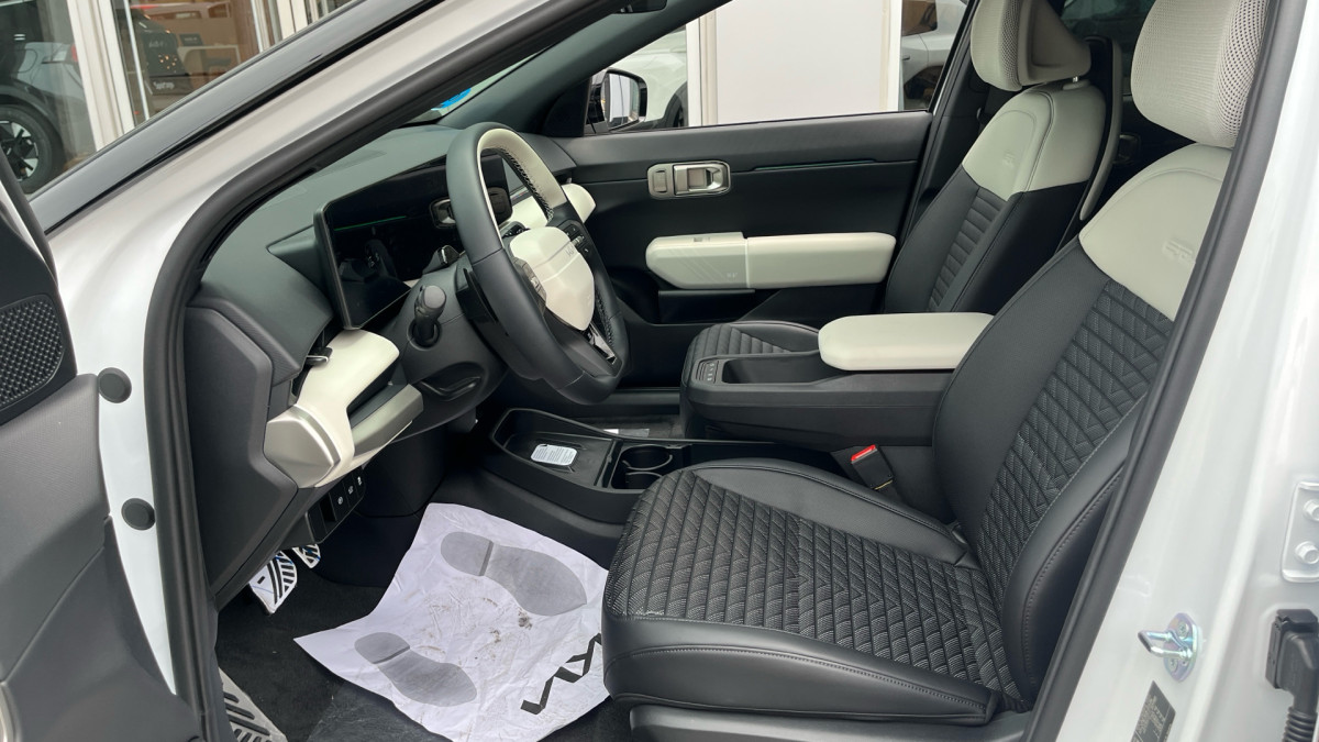 KIA EV4