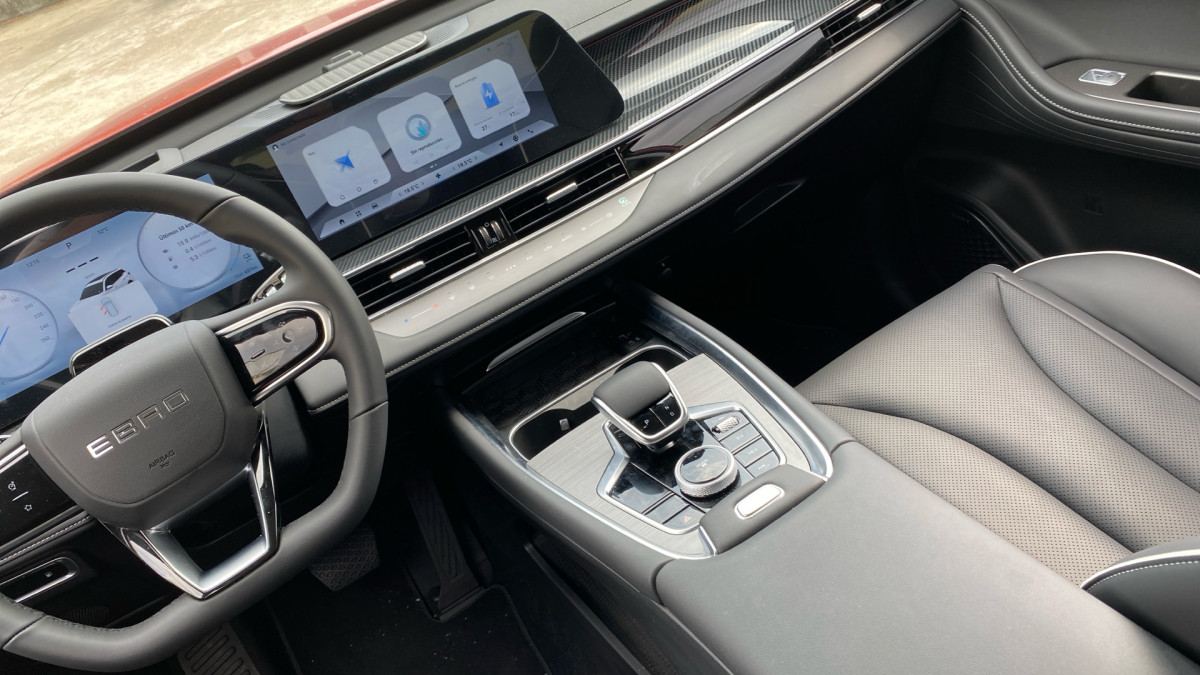 EBRO S700 PHEV