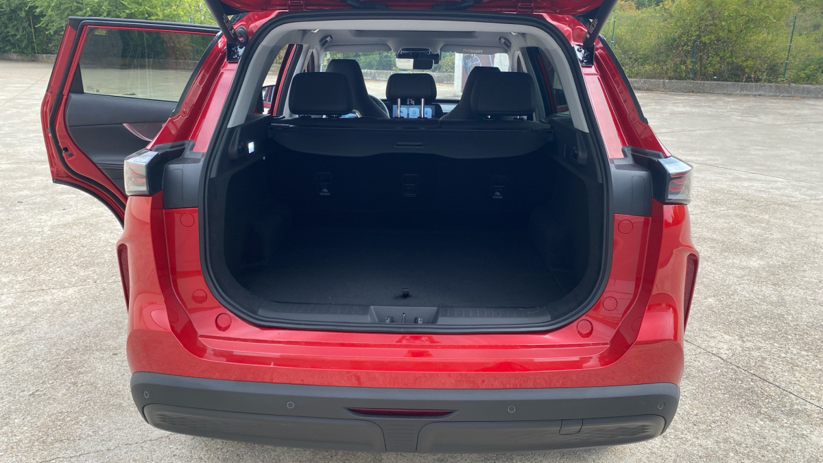 EBRO S700 PHEV