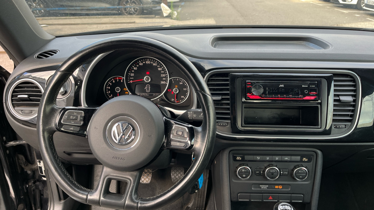 VOLKSWAGEN BEETLE