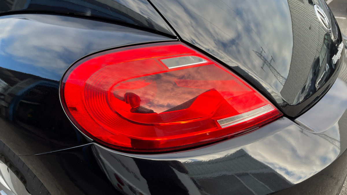 VOLKSWAGEN BEETLE