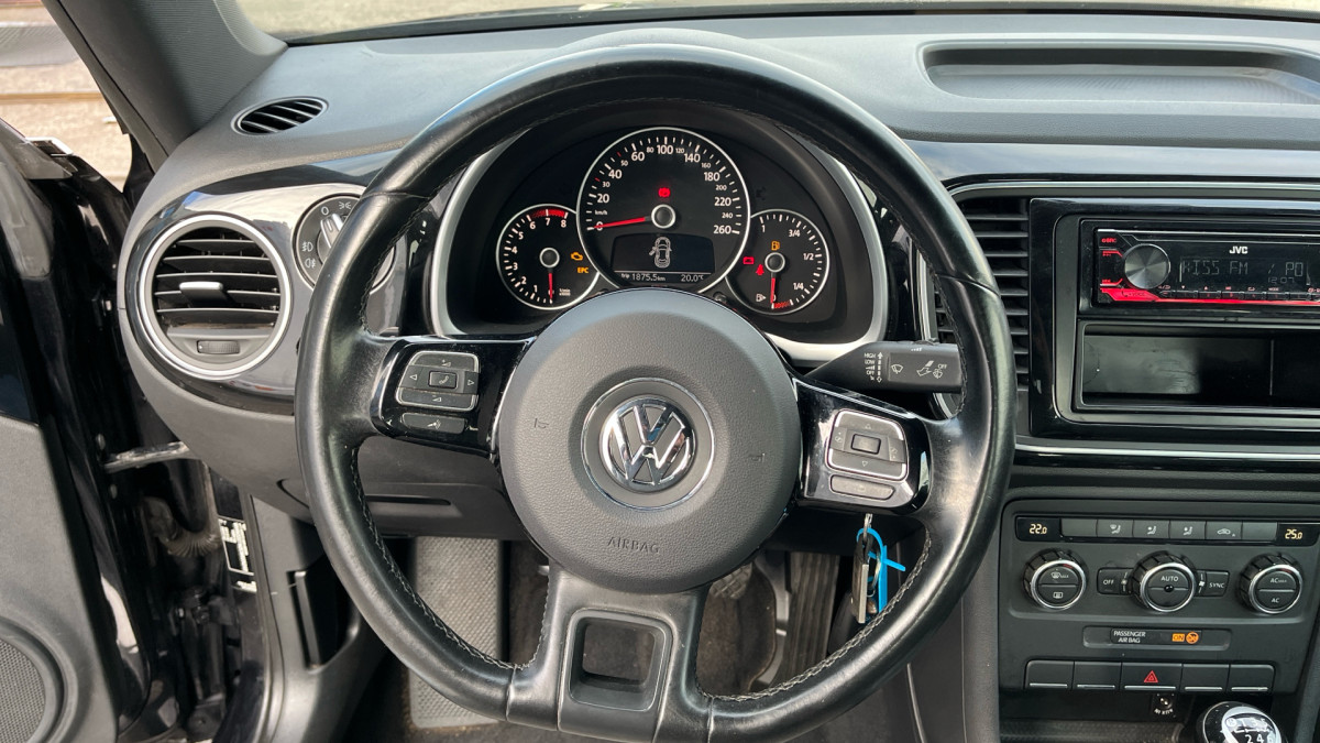 VOLKSWAGEN BEETLE