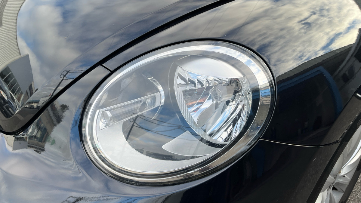 VOLKSWAGEN BEETLE