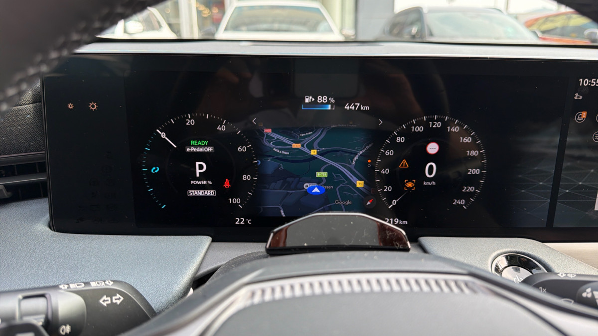 NISSAN LEAF