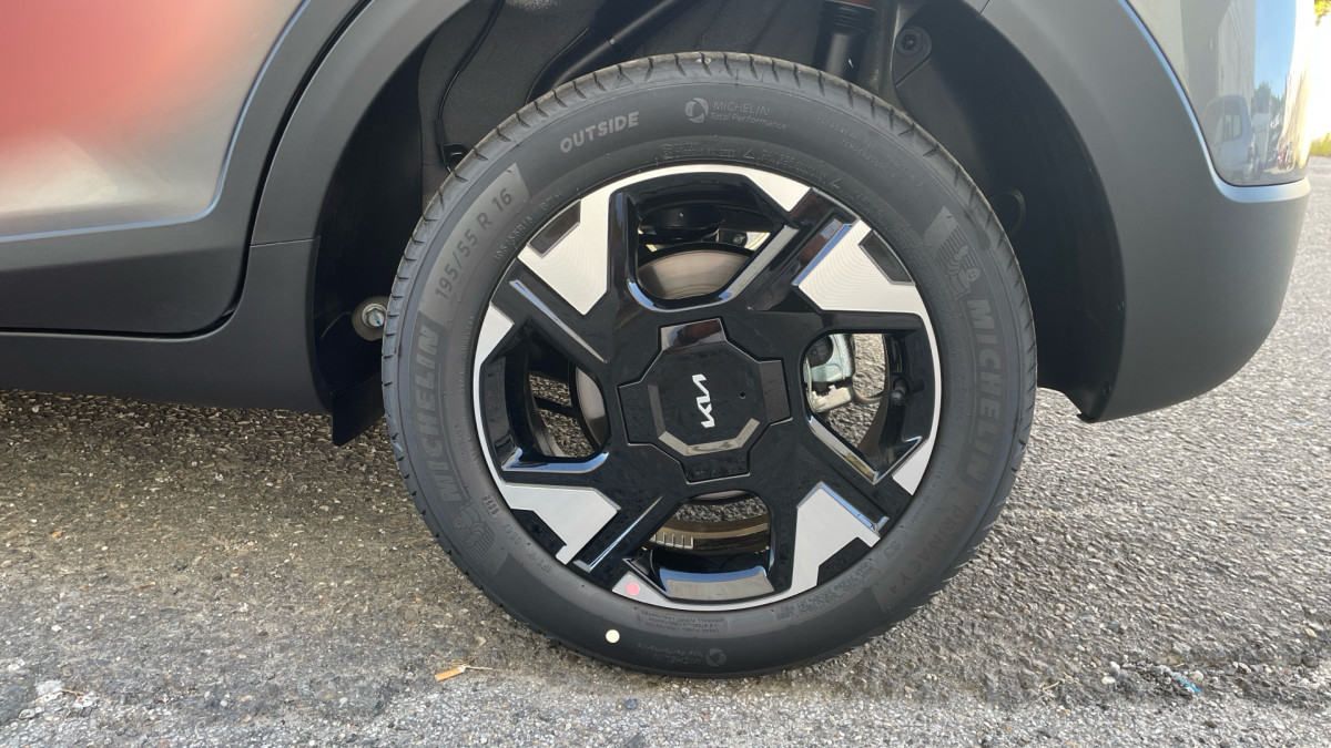 KIA STONIC