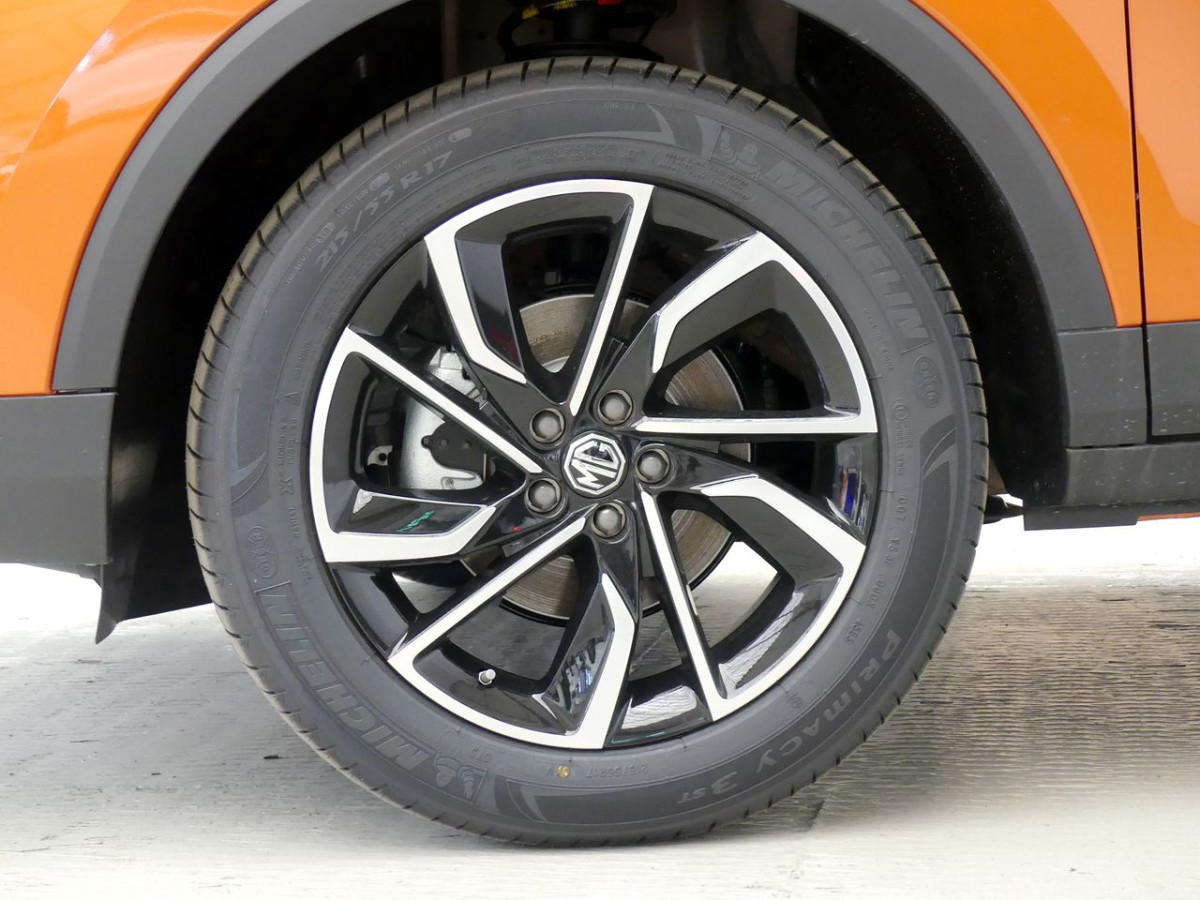 MG ZS