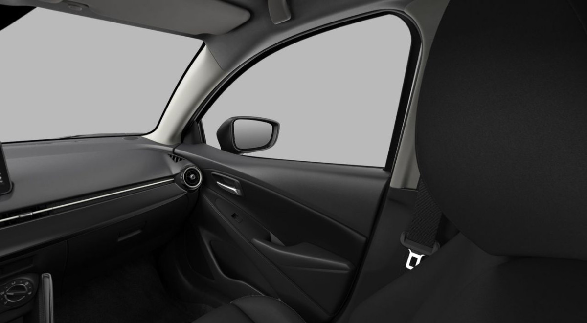 MAZDA 2