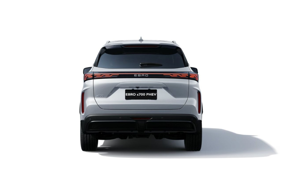 EBRO S700 PHEV