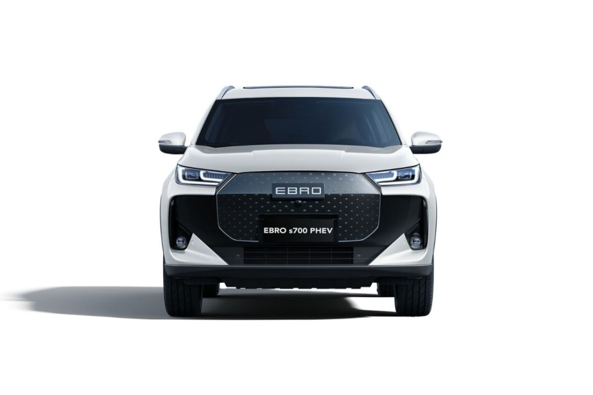 EBRO S700 PHEV