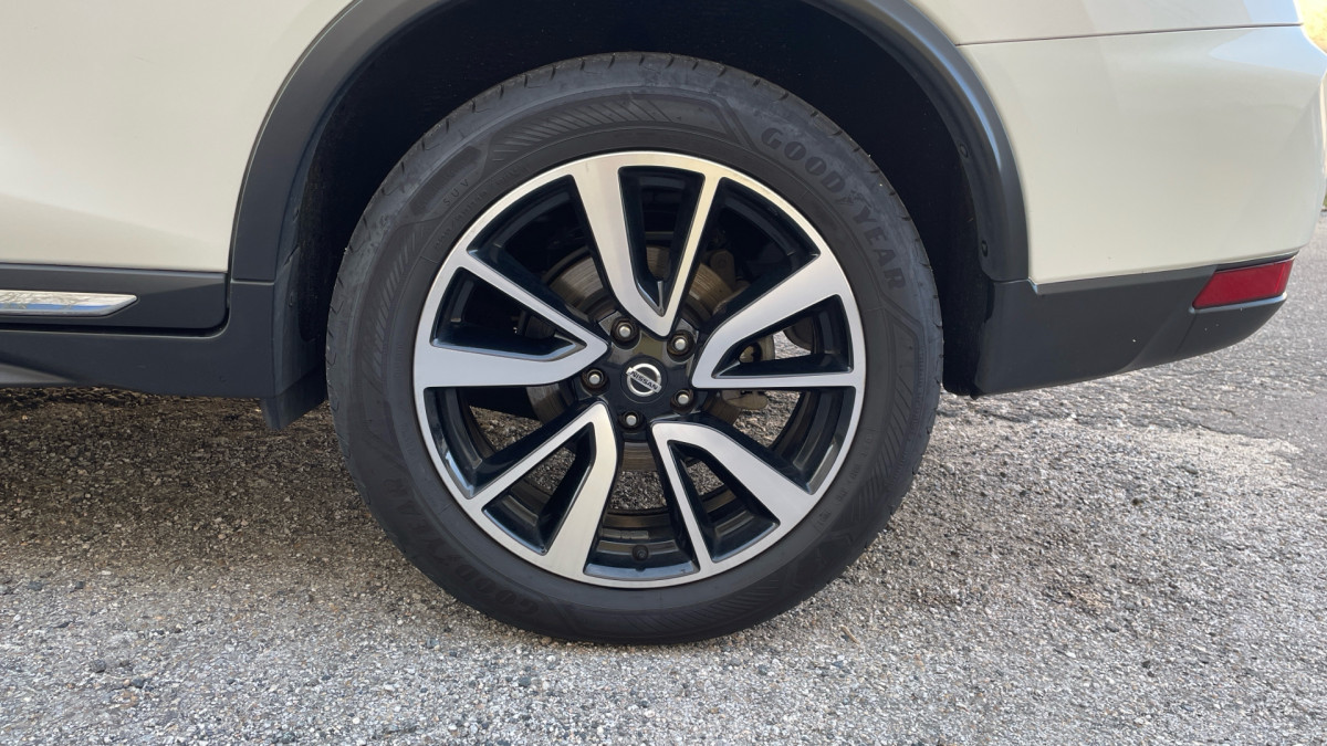 NISSAN X-TRAIL