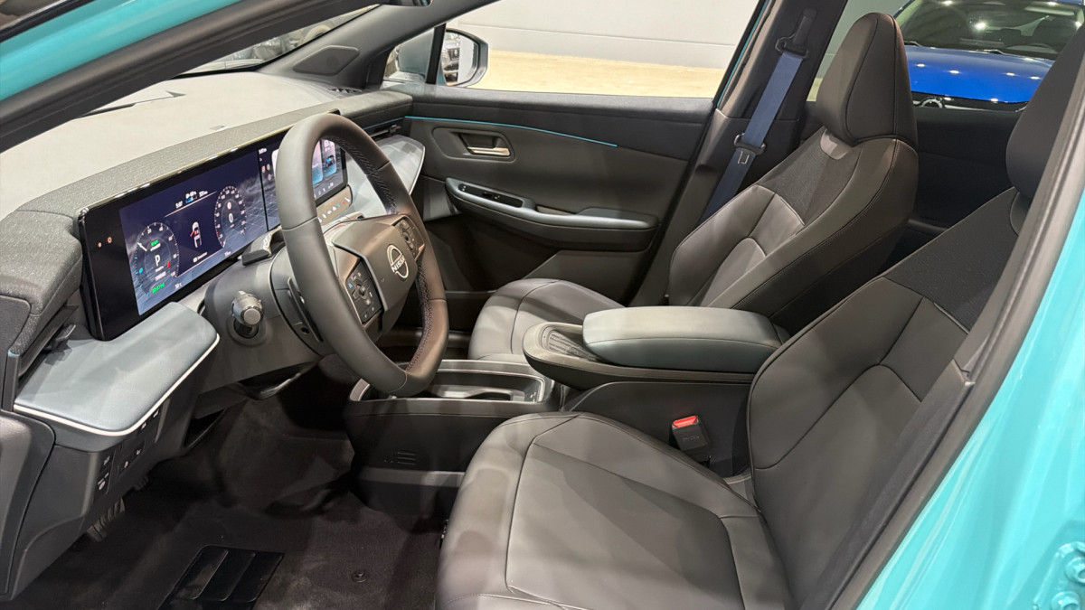 NISSAN LEAF