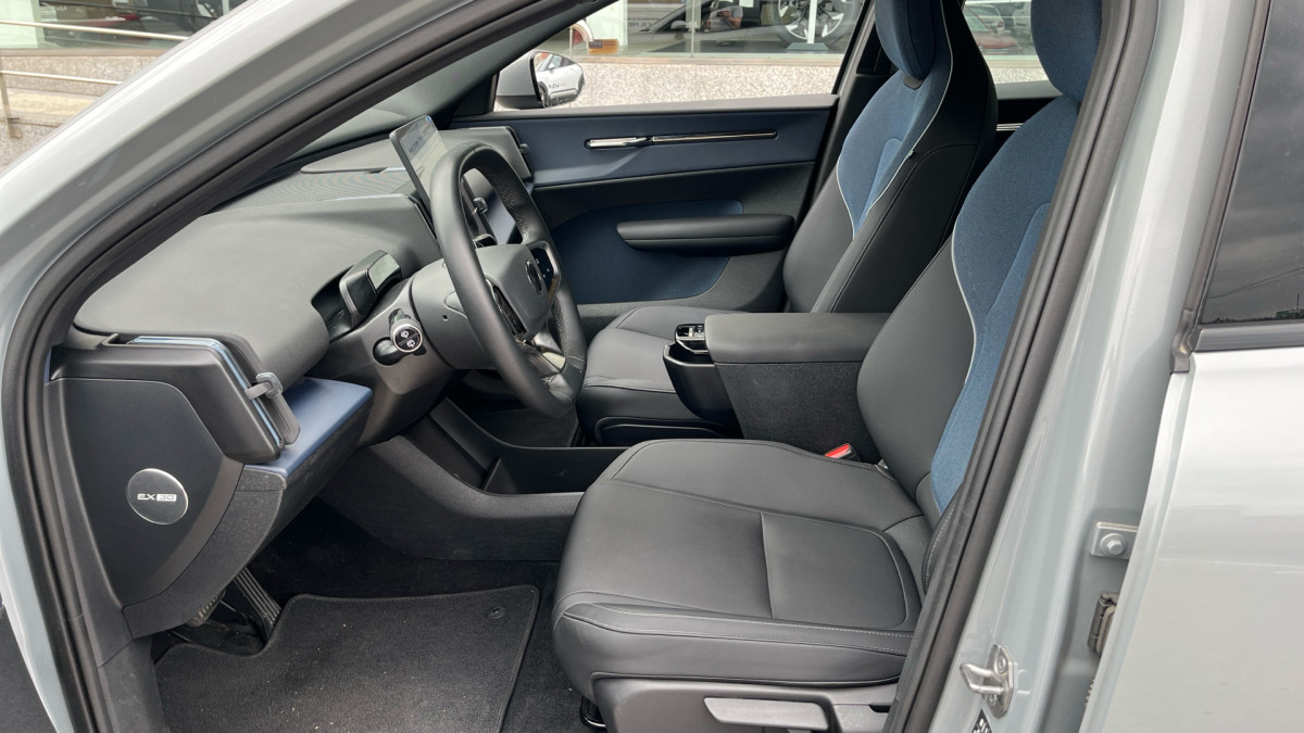 VOLVO EX30