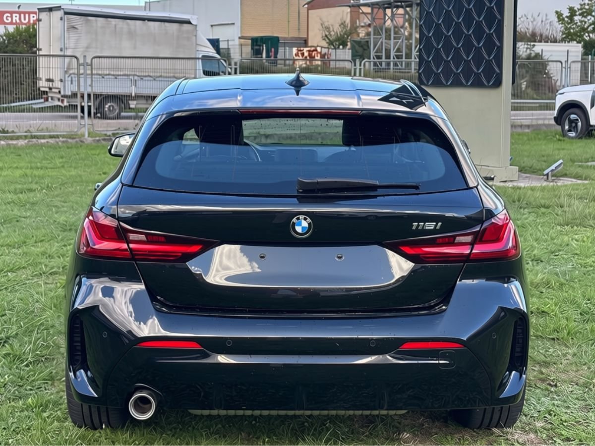 BMW SERIES 1