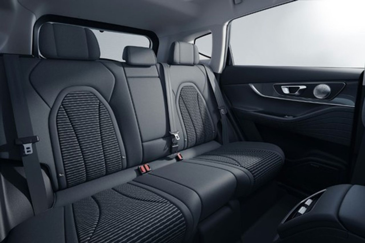 EBRO S700 PHEV