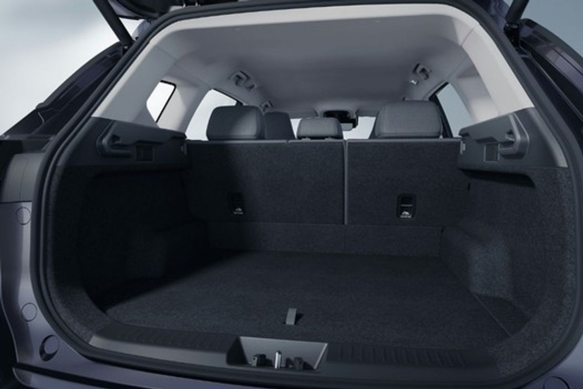 EBRO S700 PHEV
